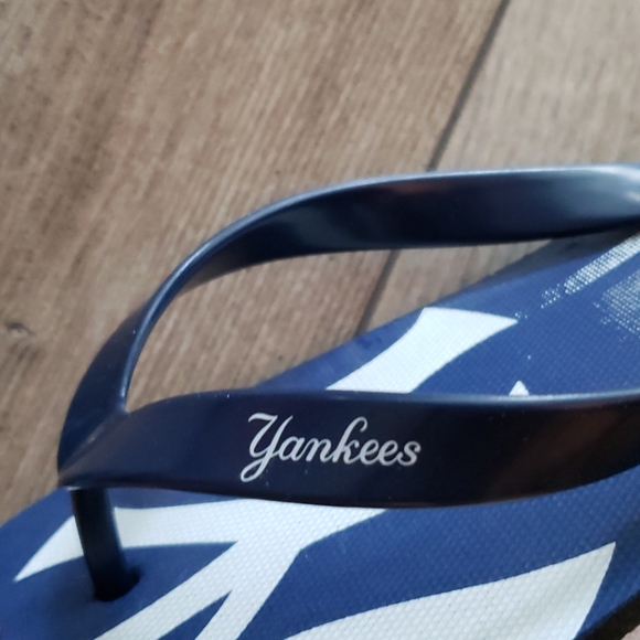 Flip flops - Picture 3 of 4